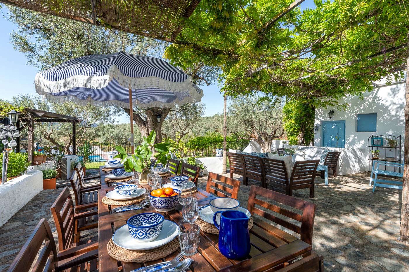 Cenas al aire libre junto a zona de barbacoa